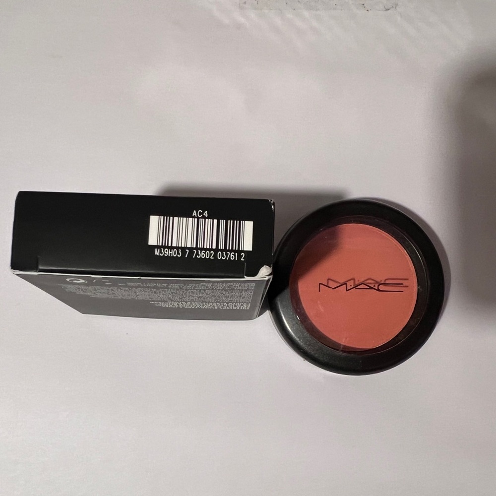 MAC Cosmetics Sheertone Blush β Peaches π - Picture 5 of 7